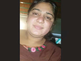 Bhabhi's erotic performance in HD