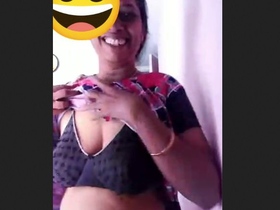 Wafaa's big boobs get some attention in VK video