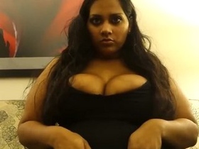 Indian babe flaunts her curves in seductive nude videos