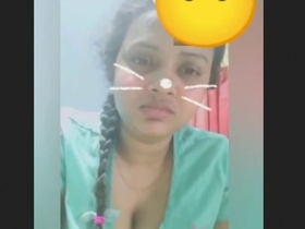 Teen Bengali girl flaunts her body for her lover in HD video